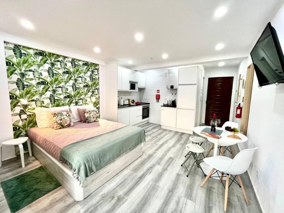 New-Romantic Studio Near The Beach! Paço de Arcos Екстериор снимка